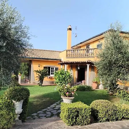 A Casa Di Mery - In Con Piscina Cecchina